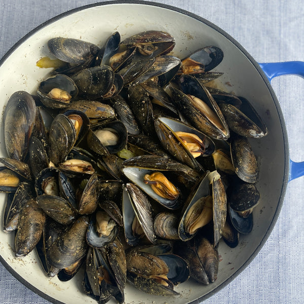 Vermouth Steamed Mussels