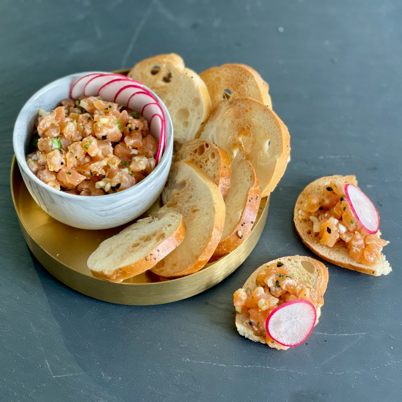Salmon Tartare with Yagenbori Spice