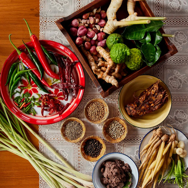 La Boîte x Nok Suntaranon Set