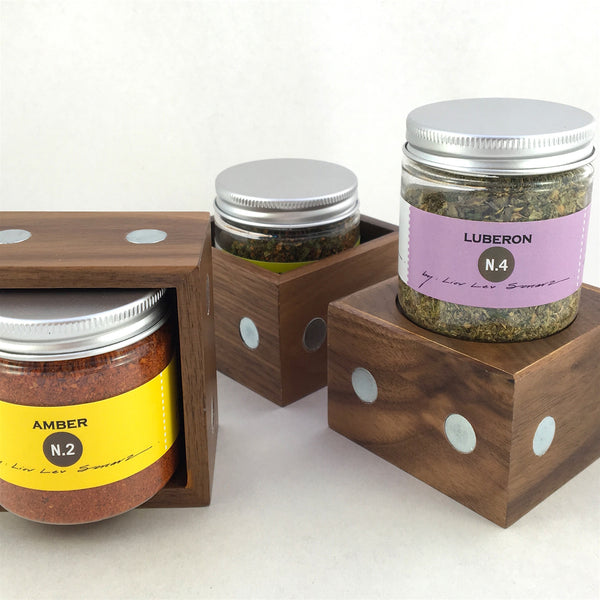 spice box with 3 compartments